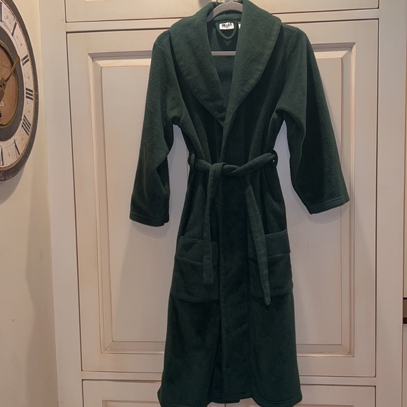 Boys fleece robe from Nordstrom, soft and warm - Picture 1 of 4